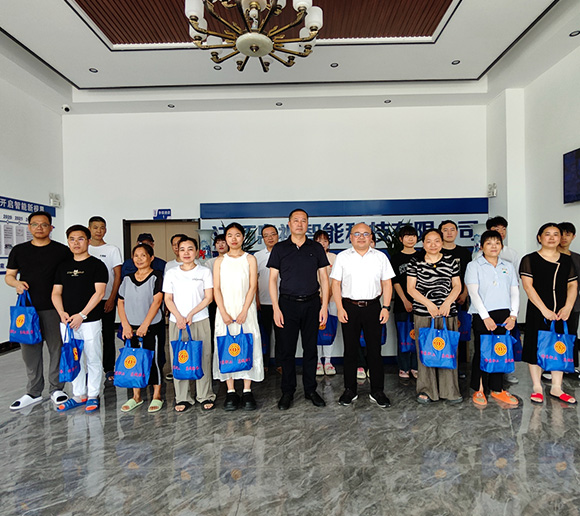 Îngrijirea angajaților, oferind răcoare în mătasea de vară-shanghai Optical